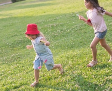 Il potere del gioco spontaneo: come il gioco libero aiuta i bambini a crescere felici e creativi