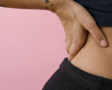 Dolore al fianco durante la corsa: cause, rimedi e come prevenirlo