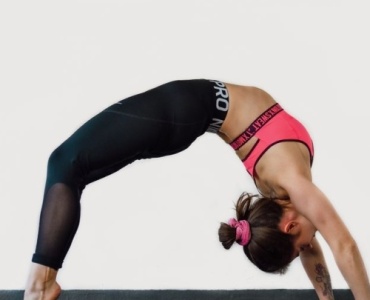 Trova il tuo centro: una guida pratica allo yoga per migliorare equilibrio e stabilità