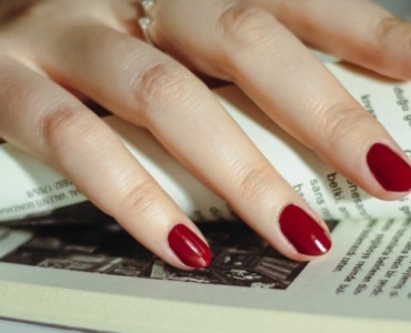 Unghie Perfette Più a Lungo: I Segreti per uno Smalto Resistente e Brillante
