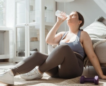 Dal divano al movimento: esercizi semplici per donne sedentarie da iniziare oggi