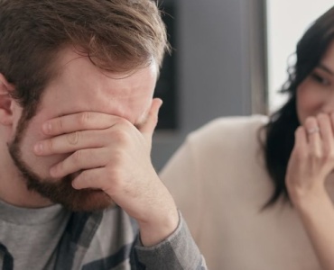 Come sostenere un partner ansioso: 10 modi pratici per farlo sentire al sicuro