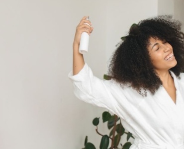 Ricci da Sogno Ogni Giorno: La Routine Perfetta per Capelli Definiti e Senza Crespo