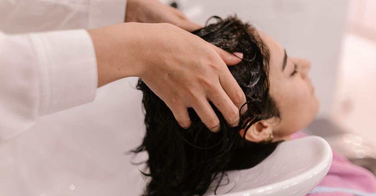 Addio secchezza: lo shampoo giusto per capelli morbidi e luminosi